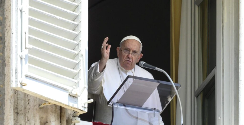 Papa Francisc rămâne internat din cauza unei pneumonii care i-a afectat ambii plămâni