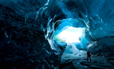 Peștera Anaconda: „Șarpele uriaș” ce pândește dintr-un ghețar din Islanda