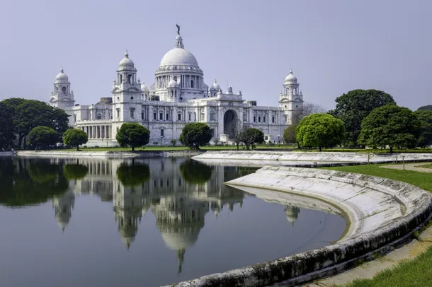 Cle mai mare edificiu britanic construit în oraşul Calcutta.