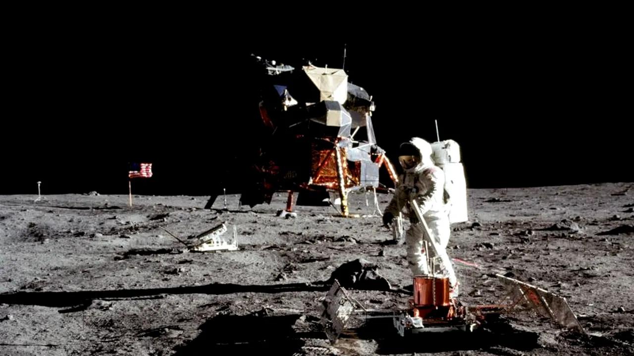 1-nasa-moon 