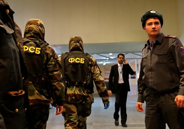 Soldaţi din trupele speciale ale FSB detaşaţi în Aeroportul Domododevo din Moscova