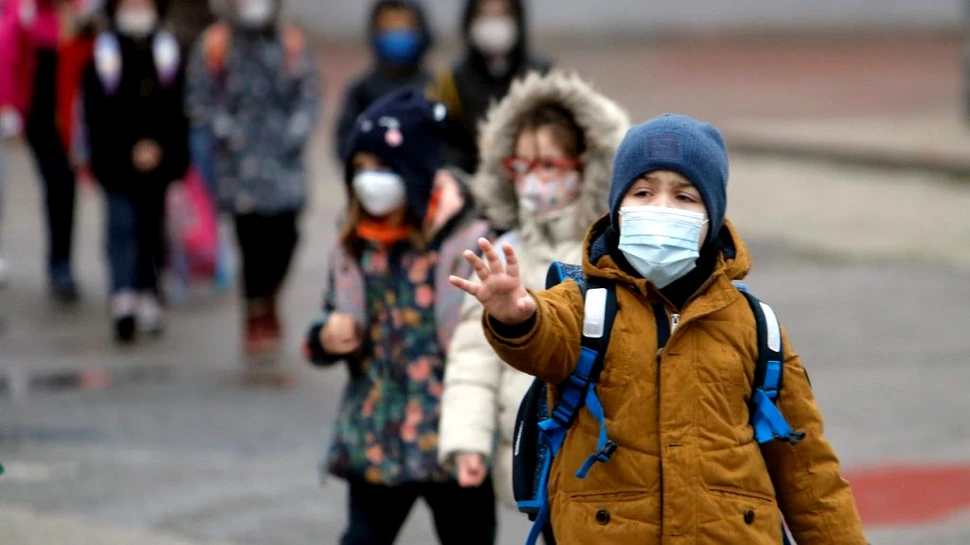 Pragul de incidență de 6 infectări la mia de locuitori, eliminat pentru școli