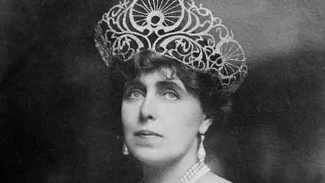 Cum a trecut regina Maria peste poruncile ferme ale Regelui Carol I şi mai târziu a refuzat favorul lui Hitler
