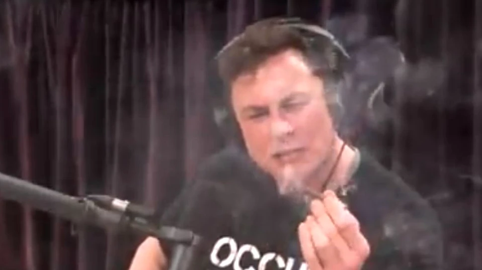 De la rachete şi maşini, Elon Musk a trecut la rap