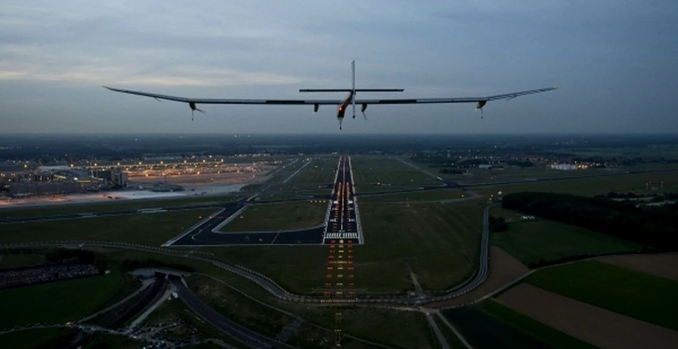 Aeronava bazată pe energie solară a efectuat primul zbor internaţional (VIDEO)