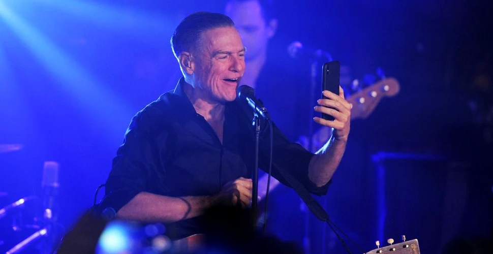 Cântăreţul Bryan Adams, acuzat de rasism după un mesaj controversat: Nenorociţii care mănâncă lilieci nu se mai satură