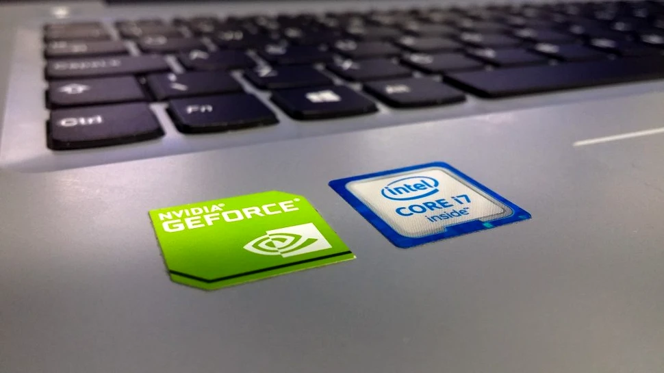 Intel a suferit un atac cibernetic. Hackerii au făcut publice detalii despre cipurile companiei