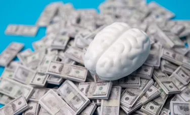 Câte ore pierdem pe săptămână din cauza banilor?