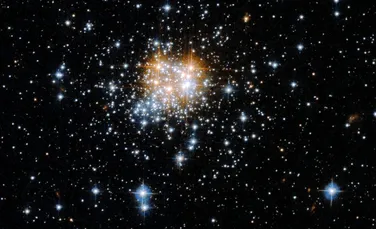Telescopul Hubble a observat un „roi stelar deschis”, aflat la 160.000 de ani-lumină depărtare