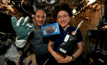 Cum se prepară fursecurile în spaţiu? Astronauţii de pe Staţia Spaţială Internaţională au făcut o demonstraţie