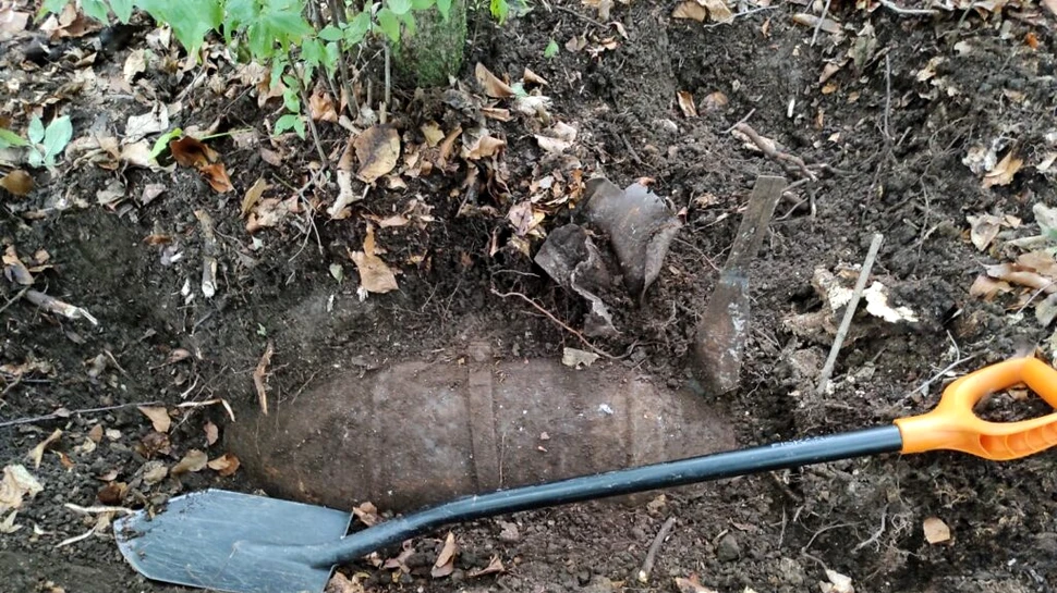 O bombă de 100 de kilograme din Al Doilea Război Mondial, găsită într-o pădure din Cluj-Napoca