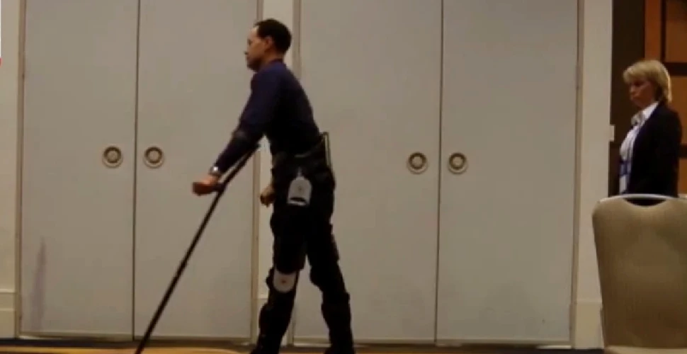 Robotul „purtabil”: invenţia genială ce vine în ajutorul persoanelor cu dizabilităţi (VIDEO)