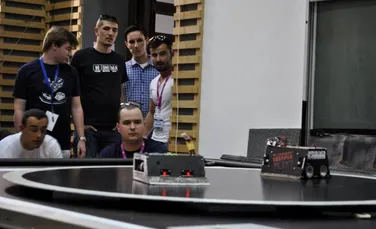 Roboţi „sumo” construţi de studenţi s-au întrecut în weekend la un concurs din Cluj – VIDEO