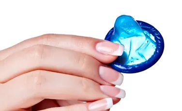 Cum arată prezervativul electric. Inventatorii lui spun că oferă o plăcere deosebită în timpul actului sexual
