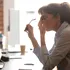 Câștigurile femeilor scad cu 10% la patru ani de la diagnosticarea menopauzei