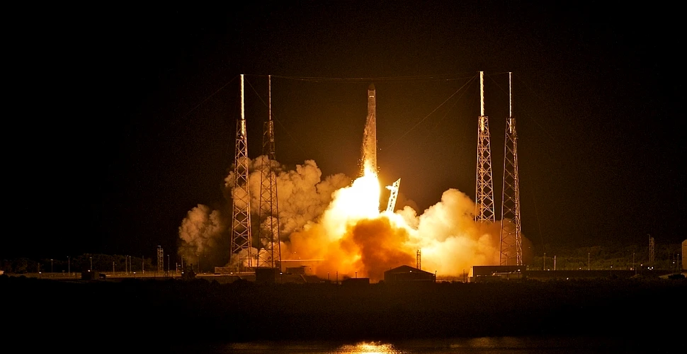 Eveniment istoric: SpaceX a lansat primul program spaţial particular