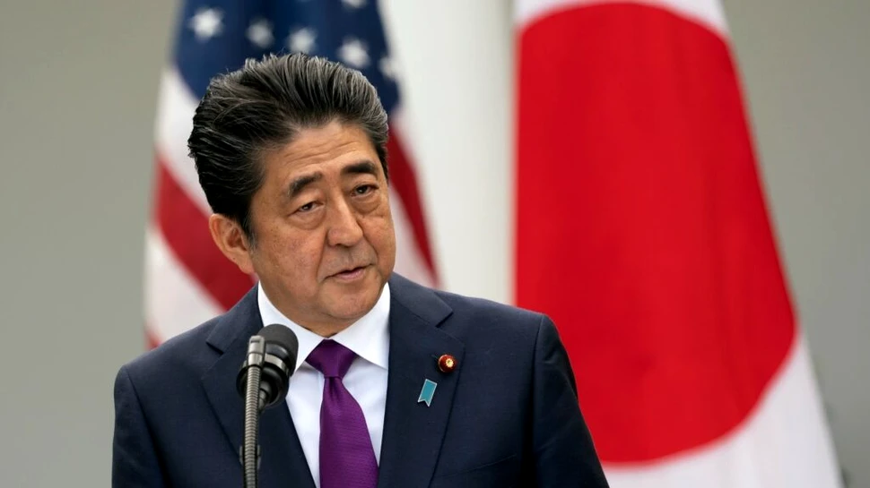 Shinzo Abe, împușcat în timp ce susținea un discurs, a murit