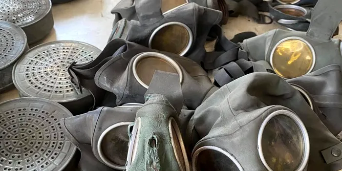 Un profesor de istorie a găsit un depozit secret de artefacte naziste în peretele unei case