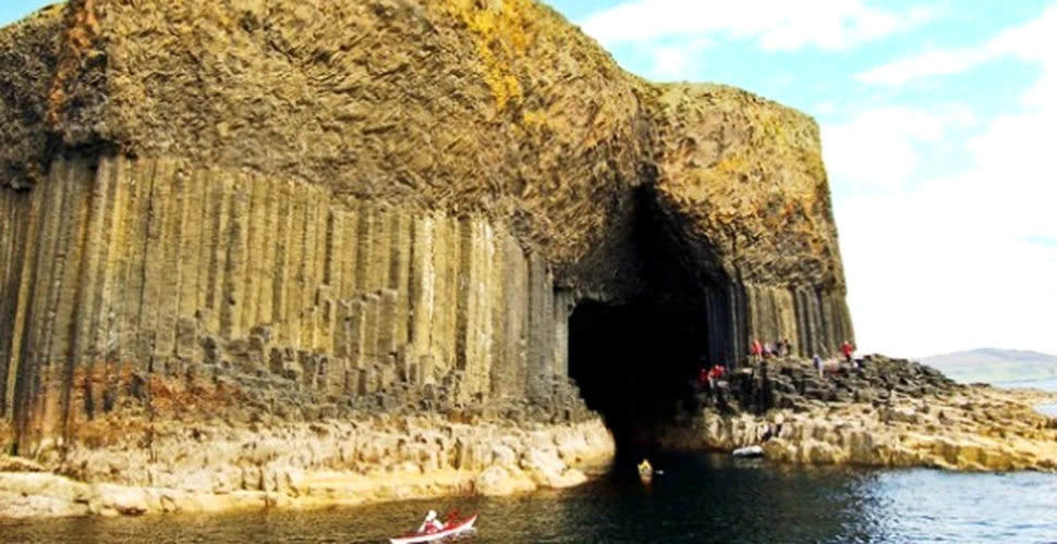 Spectaculoasele stânci şi peşteri din Insula Staffa (FOTO)