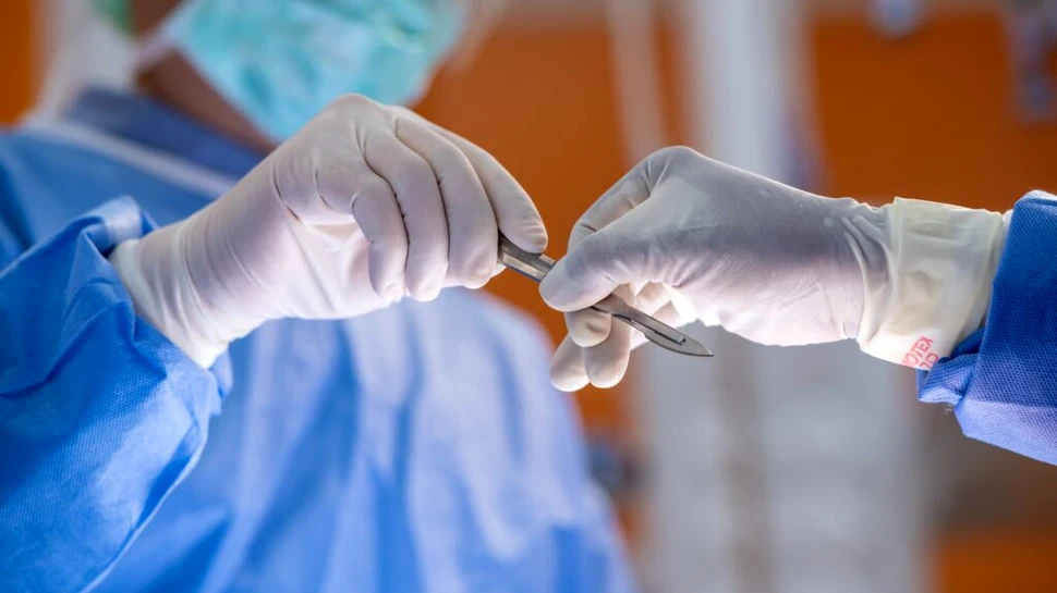 Unul dintre cei mai importanți neurochirurgi din Europa, acuzat că a greșit zeci de operații