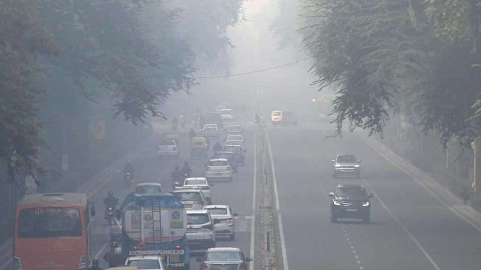 Capitala Indiei, acoperită de smog. Guvernul a interzis construcțiile private