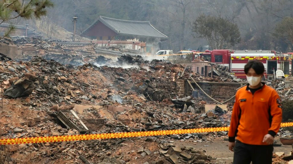Un templu din Coreea de Sud, construit în anul 681, distrus de incendiile de vegetație