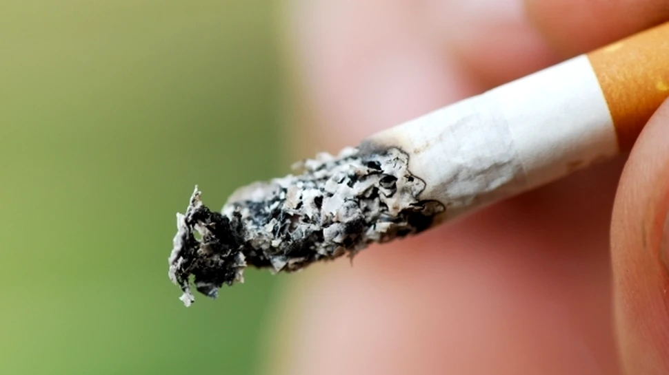 Încă o problemă asociată cu fumatul: orbirea!