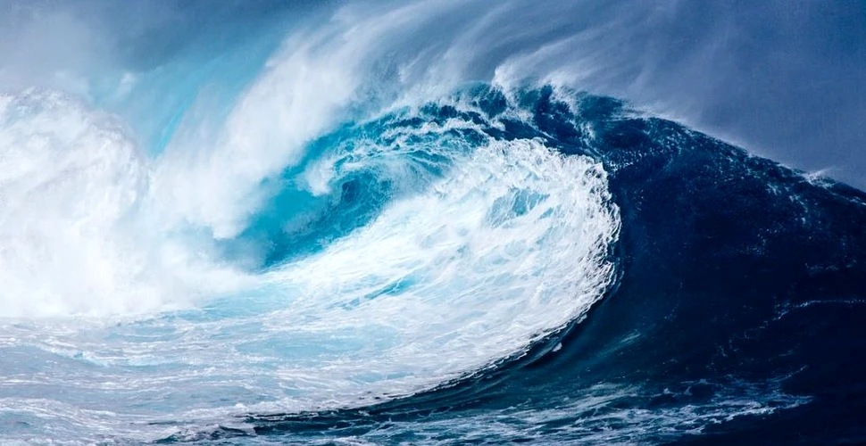 Valurile devin tot mai mari şi mai puternice din cauza schimbărilor climatice