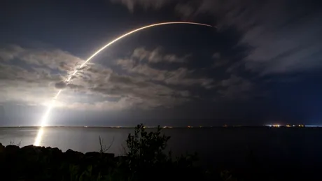 Lansare cu succes pentru noua rachetă Falcon 9 de la SpaceX