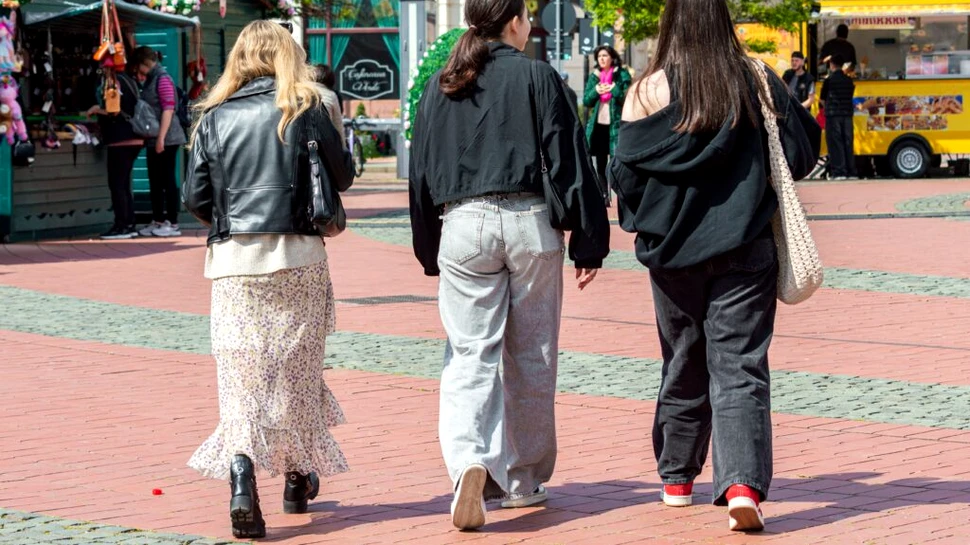 Câți bani ar putea primi de la Guvern elevii cu media 10 la Evaluarea Națională și Bacalaureat?