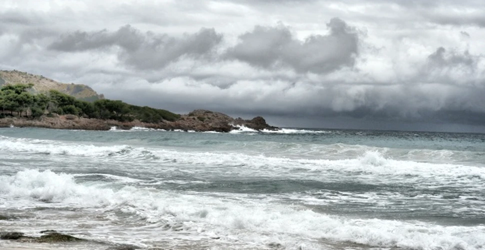 O noua furtuna tropicala ameninta coastele Mexicului