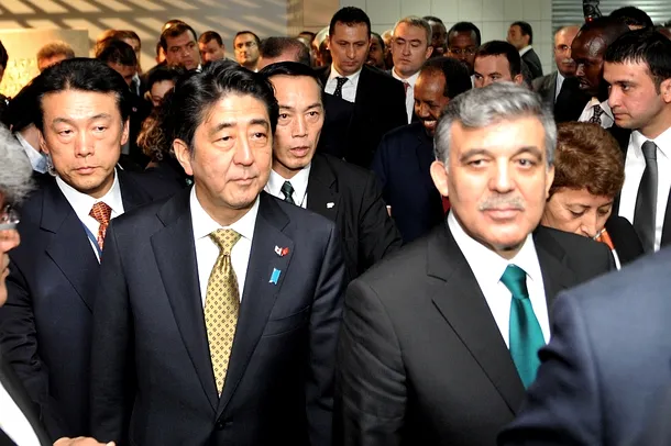 Preşedintele Turciei, Abdullah Gul, şi premierul Japoniei, Shinzo Abe, au fost prezenţi la ceremonia de inaugurare
