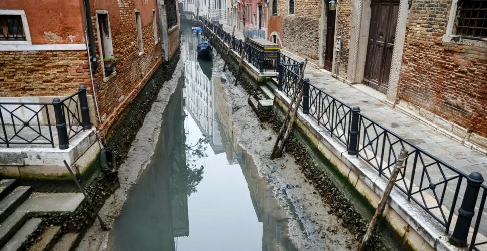 Canalele din Veneția au secat din cauza mareelor neobișnuit de scăzute