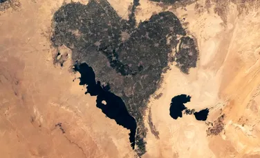 Astronauții de pe Stația Spațială Internațională au observat o oază antică în formă de inimă