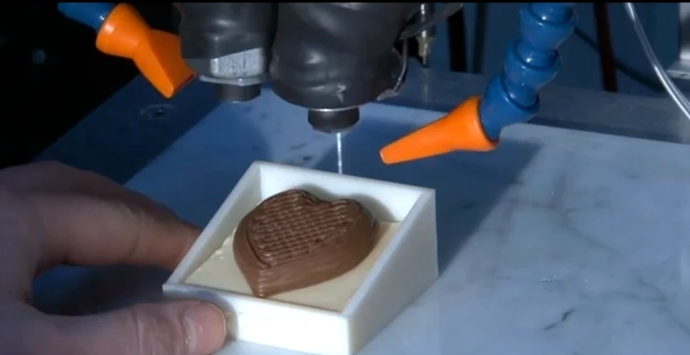 Ultima invenţie a cercetătorilor britanici: imprimanta 3D pe bază de ciocolată! (VIDEO)
