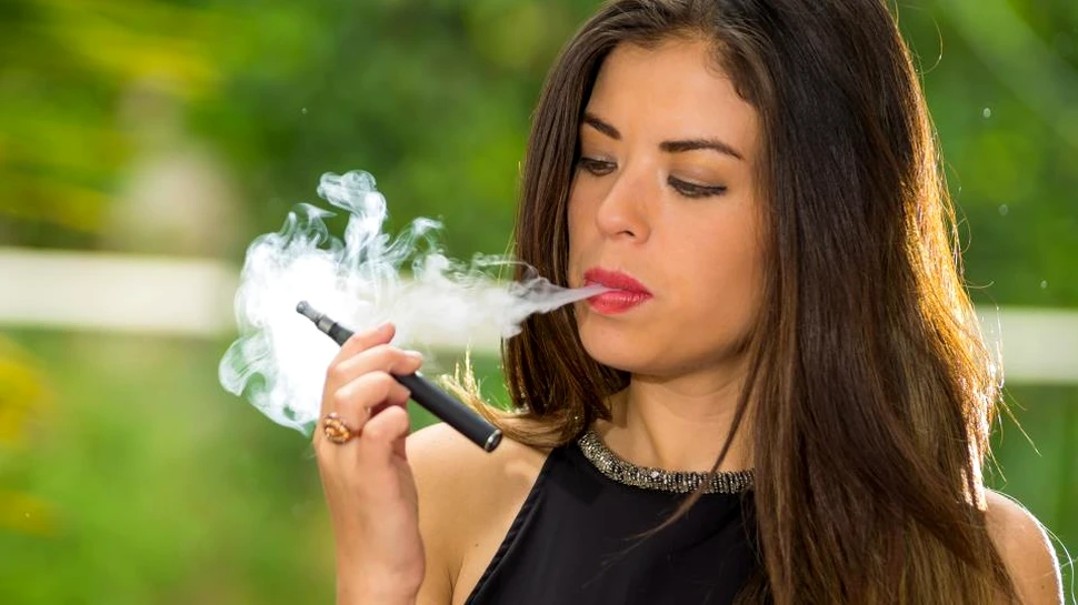 O adolescentă a avut insuficienţă respiratorie după doar trei săptămâni de ”vaping”