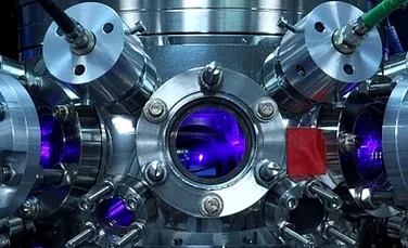 Invenţia în premieră care poate duce la o nouă revoluţie în ştiinţă: un grup de cercetători a creat ceasul atomic portabil, iar aplicaţiile sale sunt nenumărate