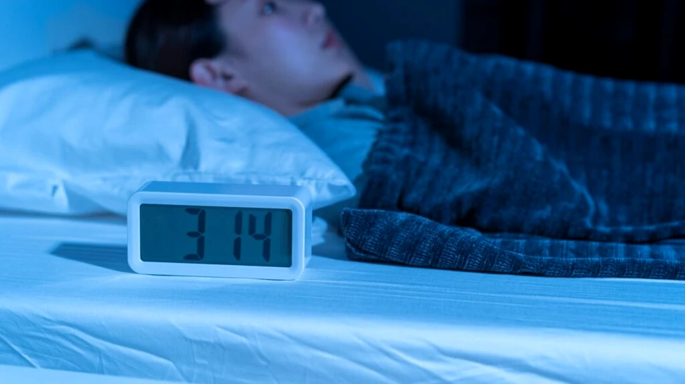 Un nou studiu arată de ce unele minți nu se pot „opri” noaptea