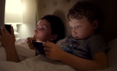 Cum afectează dispozitivele electronice somnul copiilor. Un studiu ajunge la o concluzie surprinzătoare
