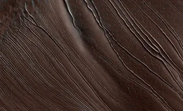 Oamenii de știință au aflat în sfârșit cum au fost create șanțurile misterioase de pe Marte