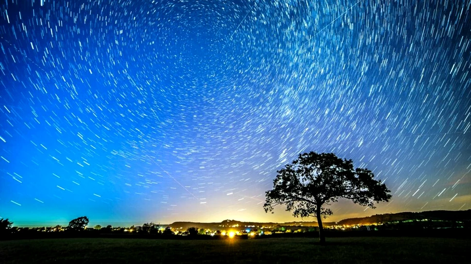 Cum să vezi Perseidele, cea mai frumoasă ploaie de meteori a verii?