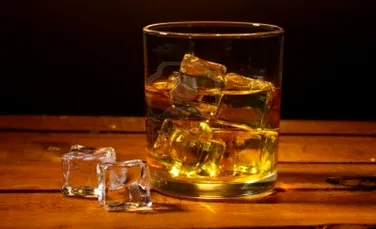 O sticlă de whisky s-a vândut la licitaţie cu aproape un milion de euro