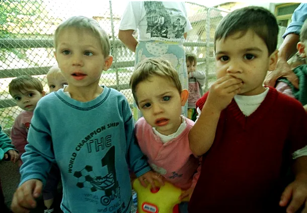 Drama orfanilor din România: cum au ajutat aceşti copii ştiinţa