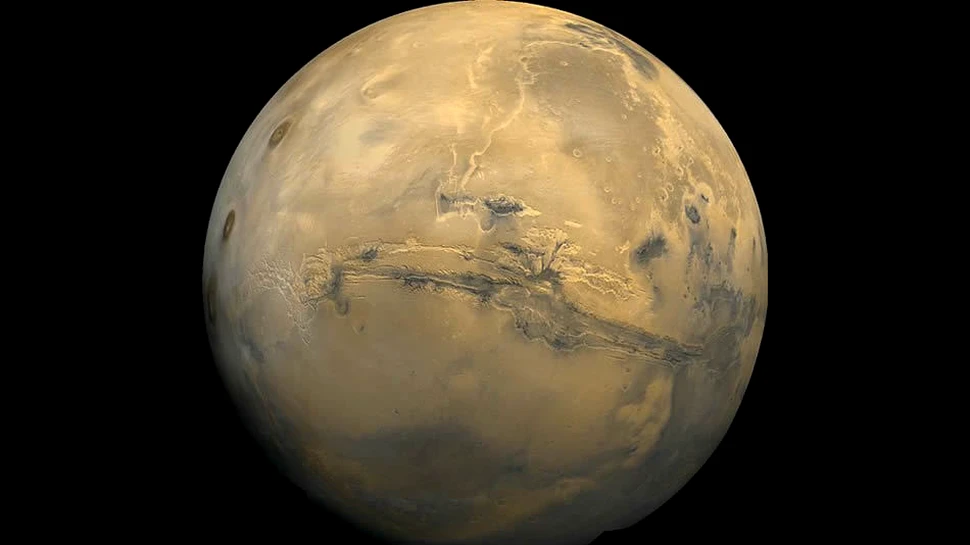 Zboară deasupra planetei Marte alături de Mars Express (VIDEO)