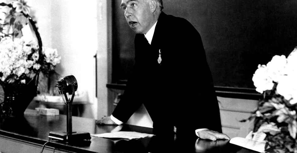 Fizicianul evreu premiat cu Nobel care a contribuit apoi masiv la dezvoltarea bombei atomice. A intrat într-un conflict deschis chiar cu Einstein