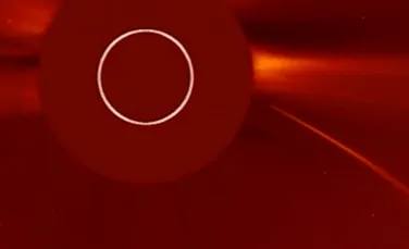 Momentul în care o cometă se prăbuşeşte în Soare a fost filmat – VIDEO