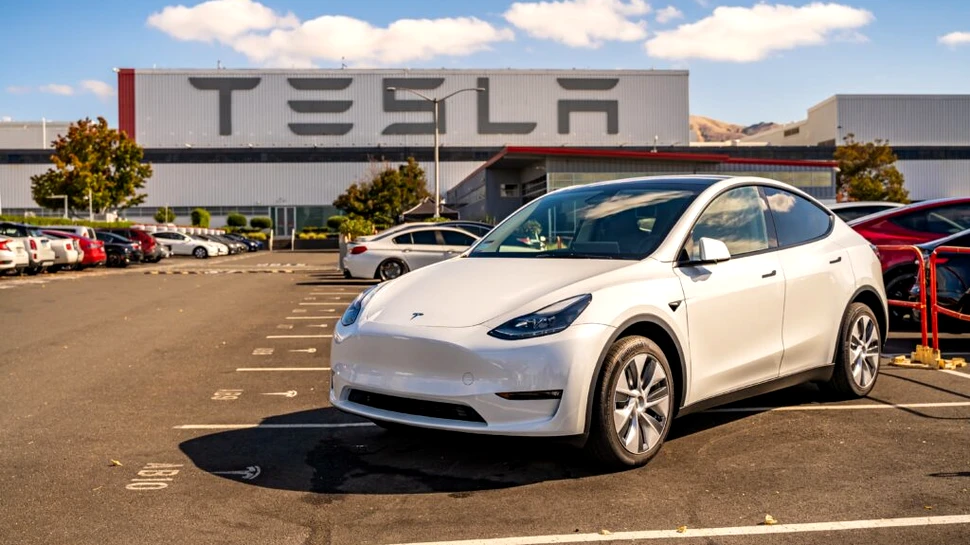 Tesla a confirmat că a început producția pentru o nouă mașină electrică