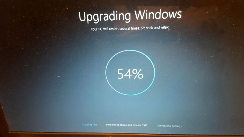 Windows 10 este folosit de jumătate din utilizatorii de PC-uri