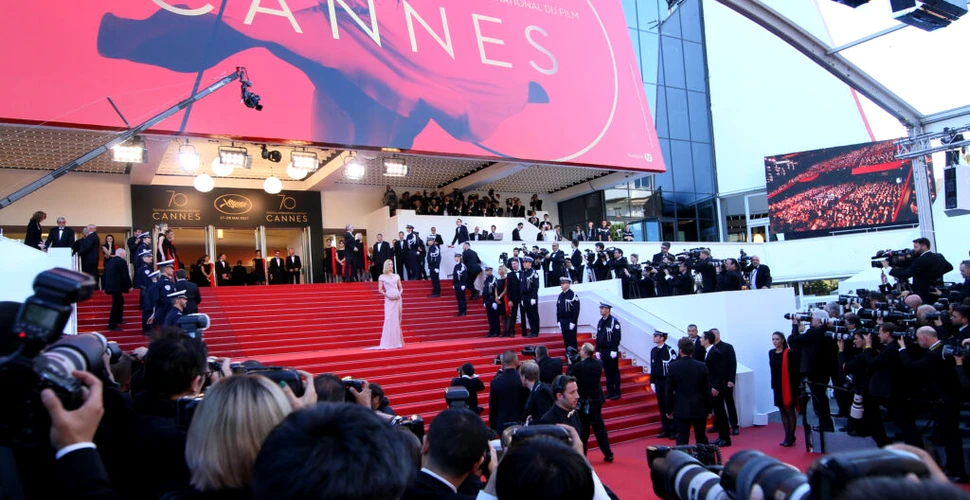 Organizatorii festivalului de la Cannes au interzis nuditatea pe covorul roșu