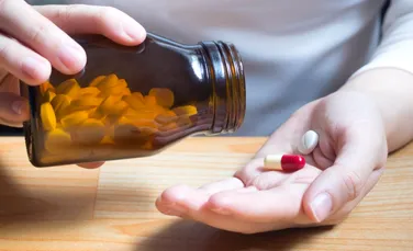 62% dintre români iau medicamente fără reţetă pentru afecţiuni minore. Ce cumpără cel mai des